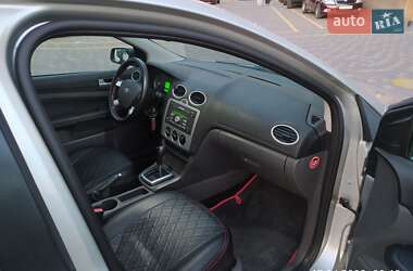Хэтчбек Ford Focus 2006 в 