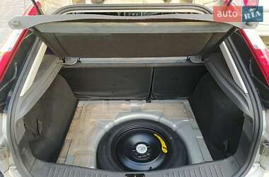 Хэтчбек Ford Focus 2006 в 