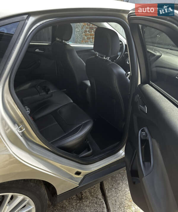 Седан Ford Focus 2016 в Новому Розділі