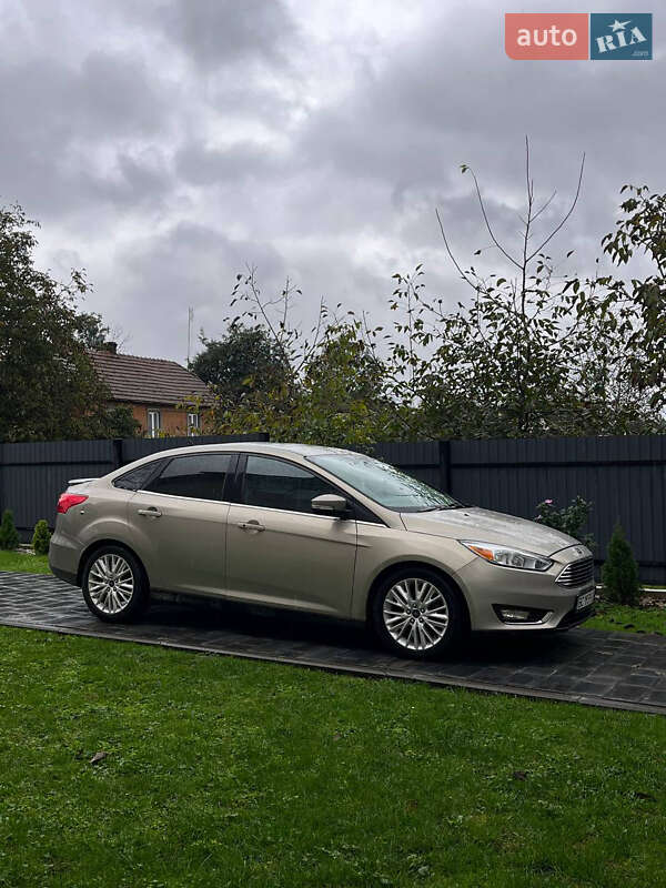 Седан Ford Focus 2016 в Новому Розділі