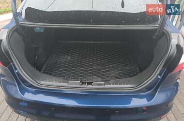Седан Ford Focus 2012 в 