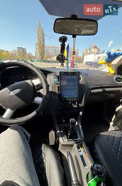 Хэтчбек Ford Focus 2007 в 