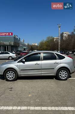 Хэтчбек Ford Focus 2007 в 