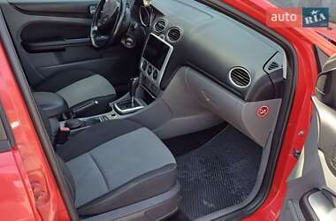 Хэтчбек Ford Focus 2010 в 