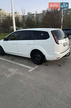 Универсал Ford Focus 2010 в 