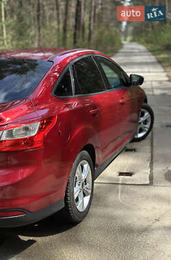 Седан Ford Focus 2013 в 