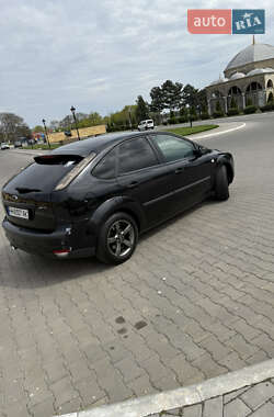 Хэтчбек Ford Focus 2005 в 