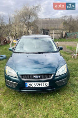 Хэтчбек Ford Focus 2006 в 