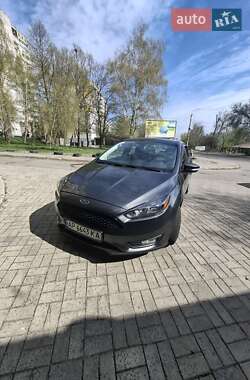 Хэтчбек Ford Focus 2016 в 