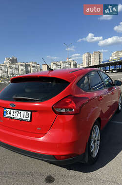 Хэтчбек Ford Focus 2015 в 