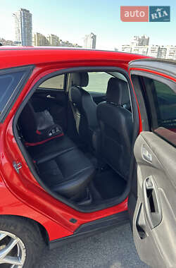 Хэтчбек Ford Focus 2015 в 