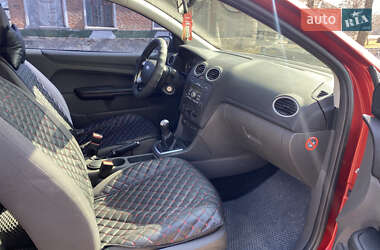 Хэтчбек Ford Focus 2006 в 