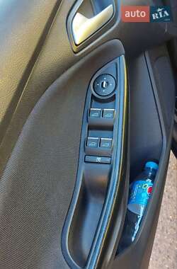 Хэтчбек Ford Focus 2013 в 