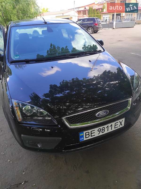 Хэтчбек Ford Focus 2006 в 