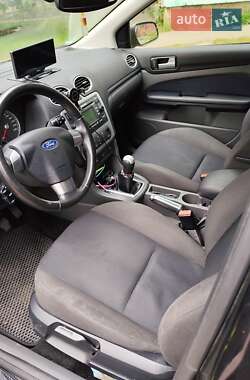 Хэтчбек Ford Focus 2006 в 
