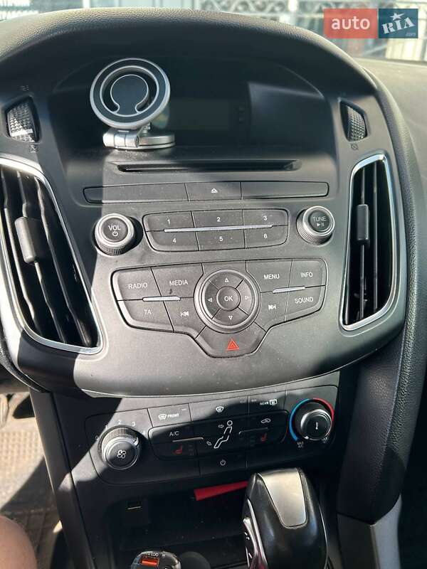 Хэтчбек Ford Focus 2015 в Киеве