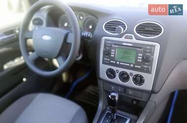 Хэтчбек Ford Focus 2006 в 