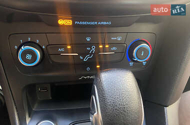 Седан Ford Focus 2017 в 