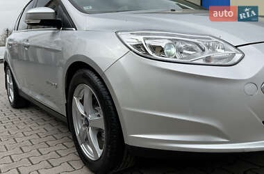 Хетчбек Ford Focus 2014 в 