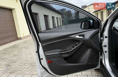 Хетчбек Ford Focus 2014 в 