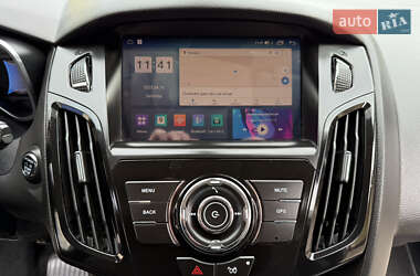 Хетчбек Ford Focus 2014 в 