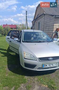 Седан Ford Focus 2005 в 