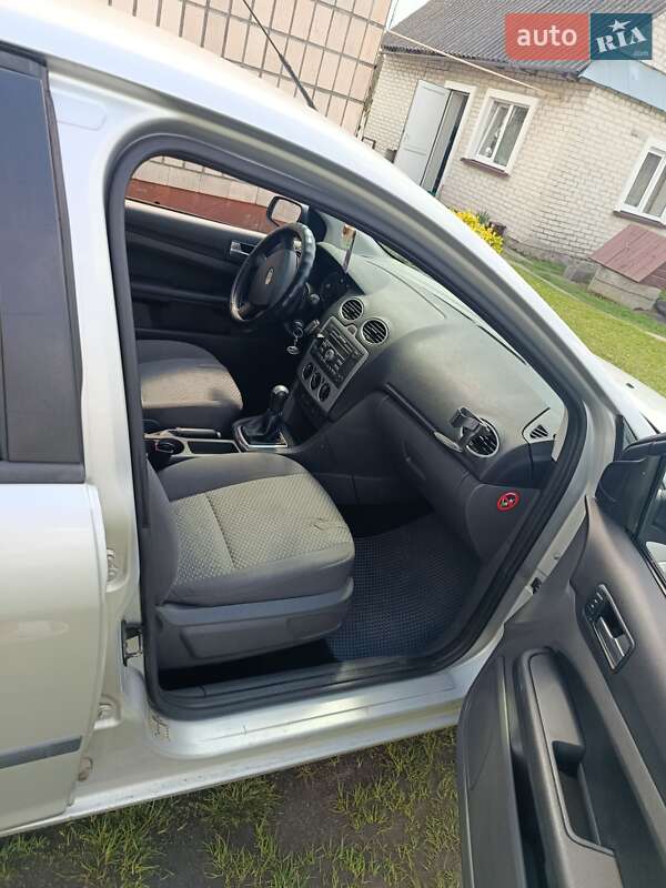 Седан Ford Focus 2005 в Камне-Каширском