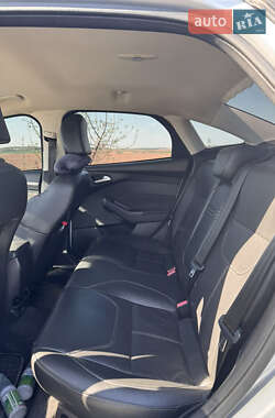 Седан Ford Focus 2015 в 