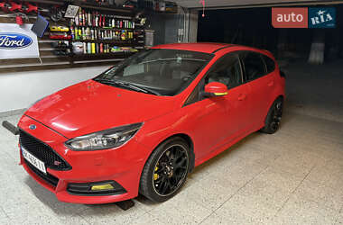 Хэтчбек Ford Focus 2016 в Дубно