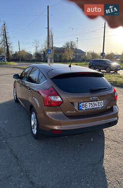 Хэтчбек Ford Focus 2013 в 