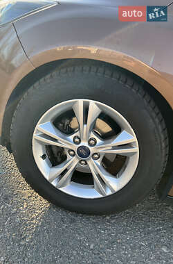 Хэтчбек Ford Focus 2013 в 