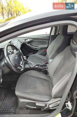 Седан Ford Focus 2015 в 
