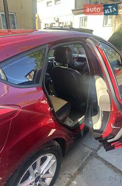 Хэтчбек Ford Focus 2015 в 