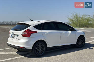 Хэтчбек Ford Focus 2012 в 