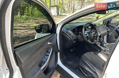 Хэтчбек Ford Focus 2012 в 