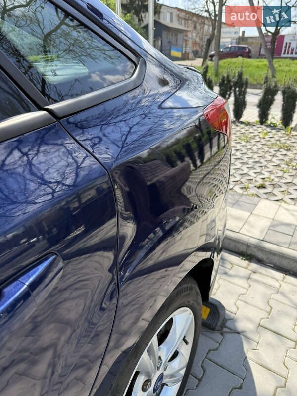 Седан Ford Focus 2011 в Черновцах