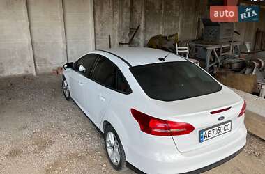 Седан Ford Focus 2015 в 