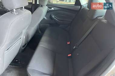 Седан Ford Focus 2015 в 