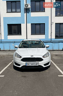 Седан Ford Focus 2016 в 