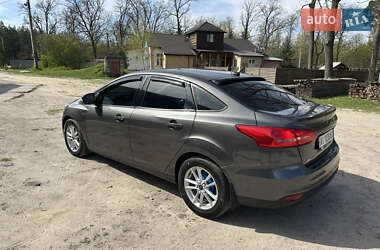 Седан Ford Focus 2015 в 