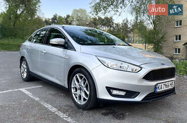 Седан Ford Focus 2015 в 