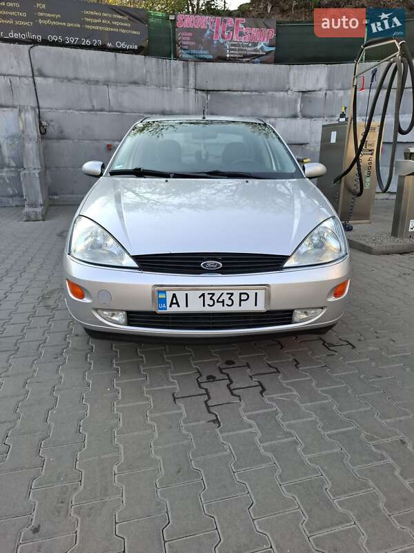 Седан Ford Focus 2000 в Обухове