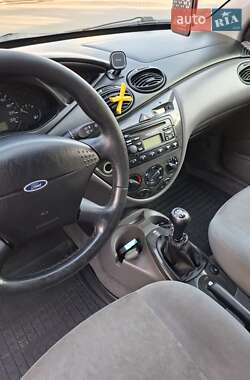 Седан Ford Focus 2000 в 