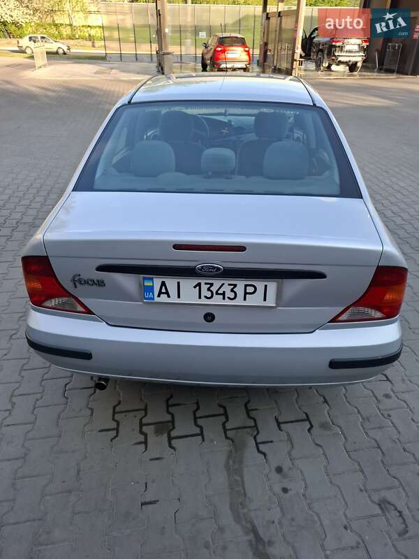 Седан Ford Focus 2000 в Обухове