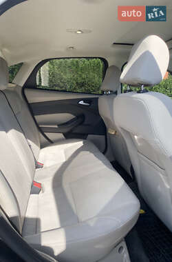 Седан Ford Focus 2015 в 