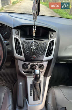 Седан Ford Focus 2014 в 