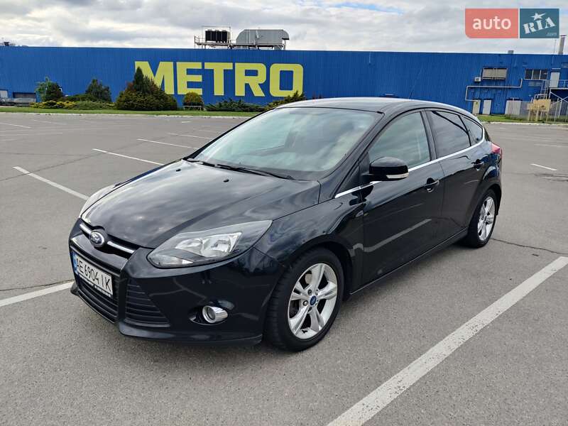 Хетчбек Ford Focus 2013 в 