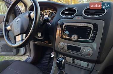 Хэтчбек Ford Focus 2009 в 