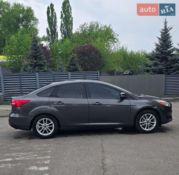 Седан Ford Focus 2015 в Днепре