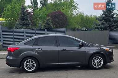 Седан Ford Focus 2015 в 